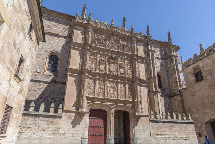 Salamanca 080 - edificio historico de la Universidad.jpg